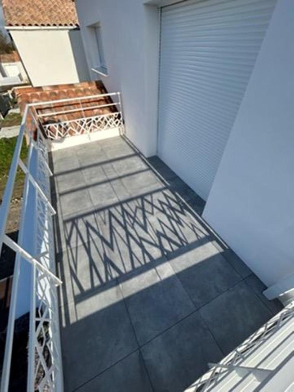 Neuf 39m2 Avec Balcon A 250m De La *